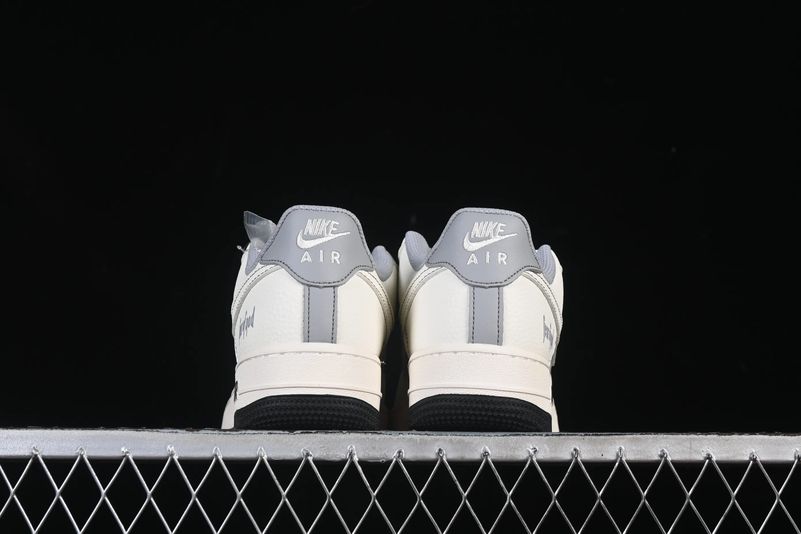 All Categories Nk Air Force 1 Air Force Series Nk Air Force 1 Low Air Force Low NIke Air Force 1'07 Low Joint Beige Black Starry Air Force 1 Low-top Casual Sneakers JP8028-008